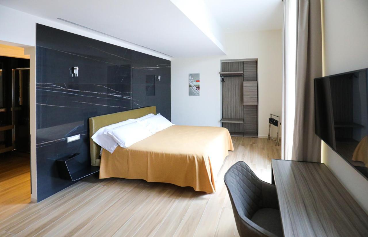 Municipio Luxury Suite Neapel Exterior foto